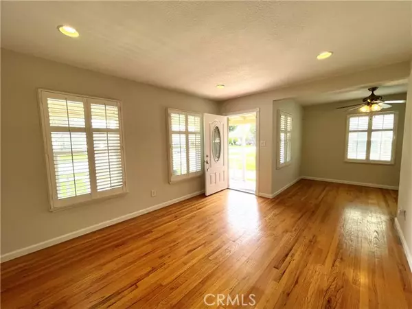 Lakewood, CA 90712,6061 Pepperwood AVE