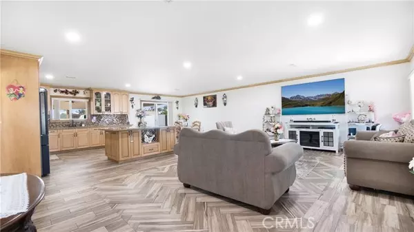 Fontana, CA 92335,9828 Carob AVE