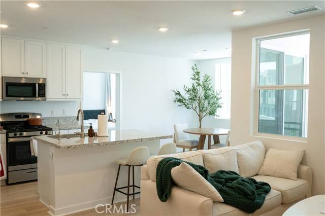 4199 E Circle Paseo 204, Ontario, CA 91764