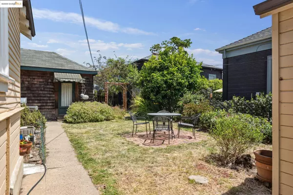 Oakland, CA 94618,5378 Locksley Ave