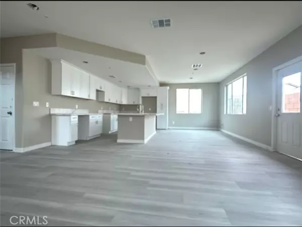 Fontana, CA 92336,7398 N Maple AVE