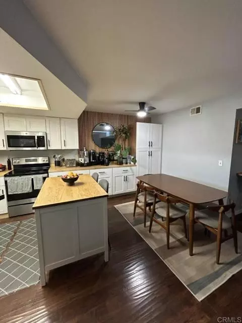 Escondido, CA 92025,440 Citracado PKWY 30