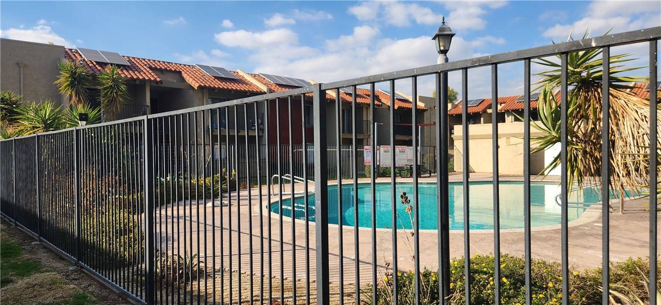 2020 Guthrie ST F06, San Bernardino, CA 92404