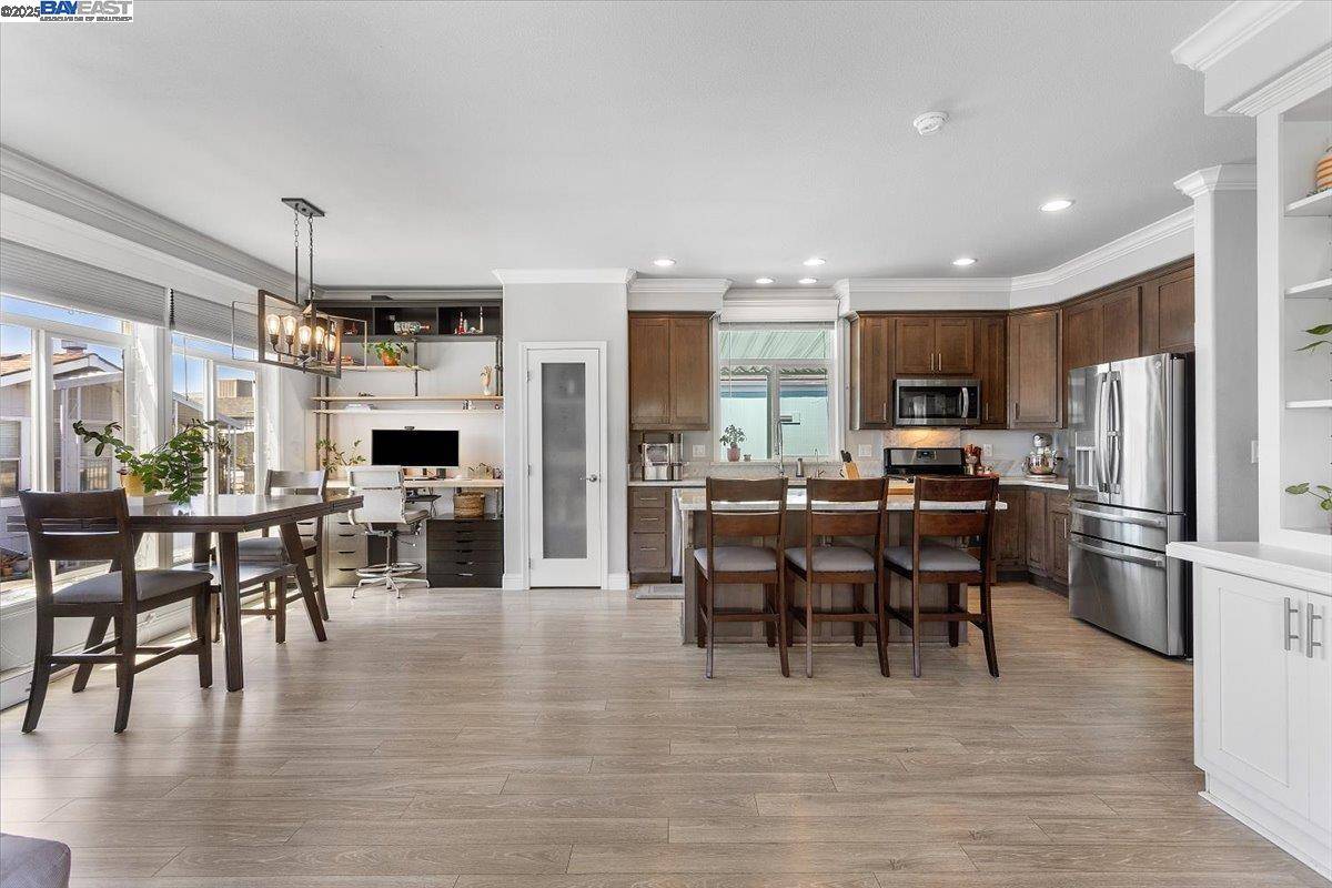 Redwood City, CA 94063,3015 E Bayshore Road #423 423