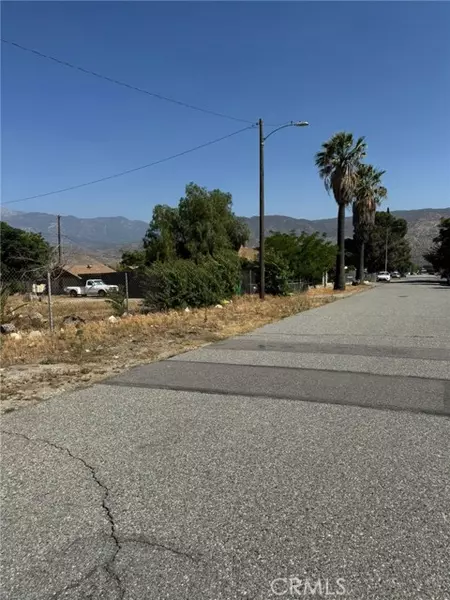 732 N Allen ST, CA 92220