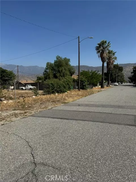 732 N Allen ST, CA 92220