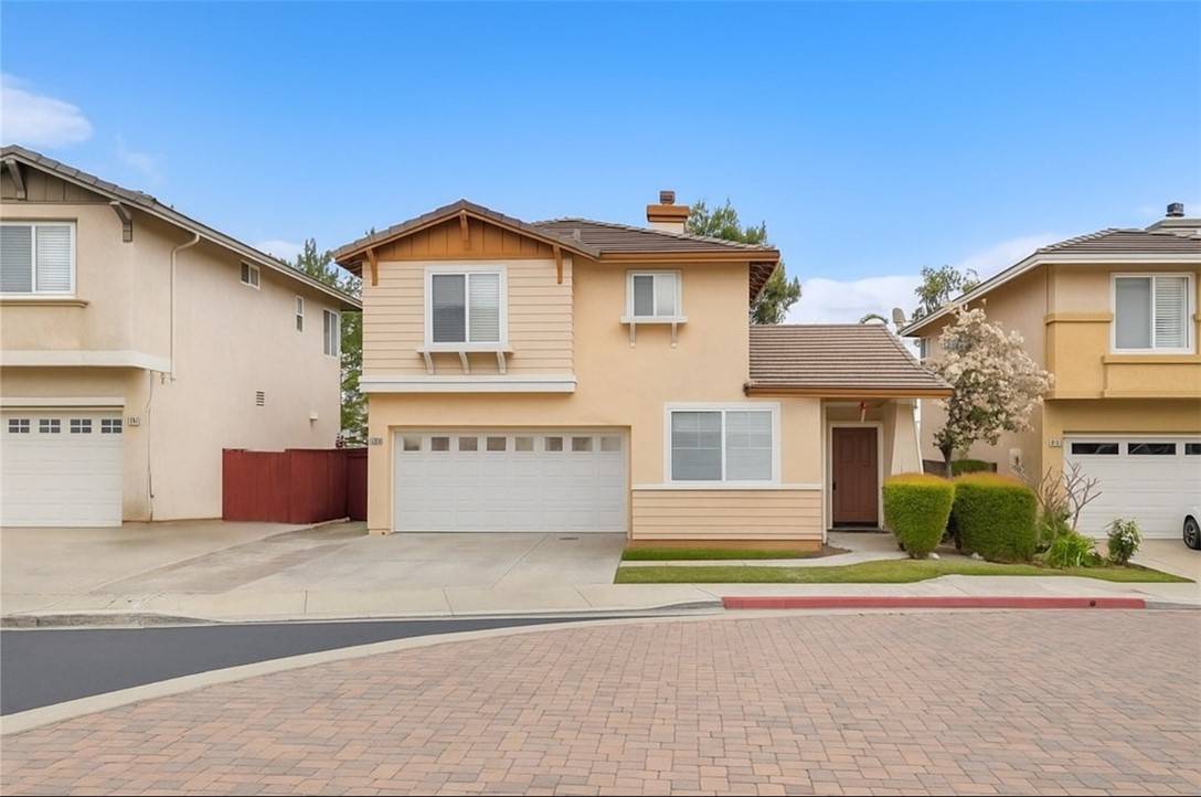 2216 Jeans CT, Signal Hill, CA 90755