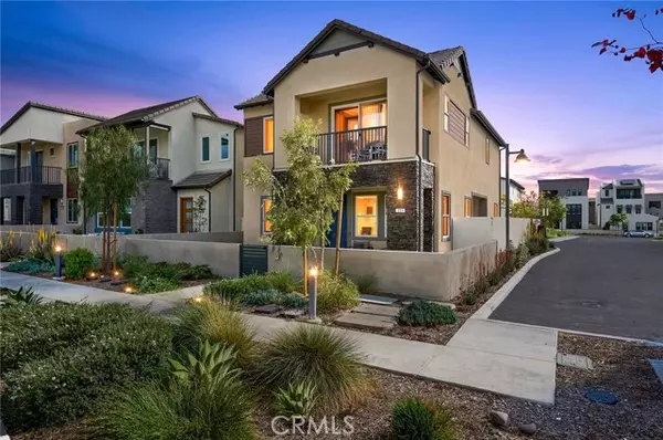 Irvine, CA 92618,113 Bosal