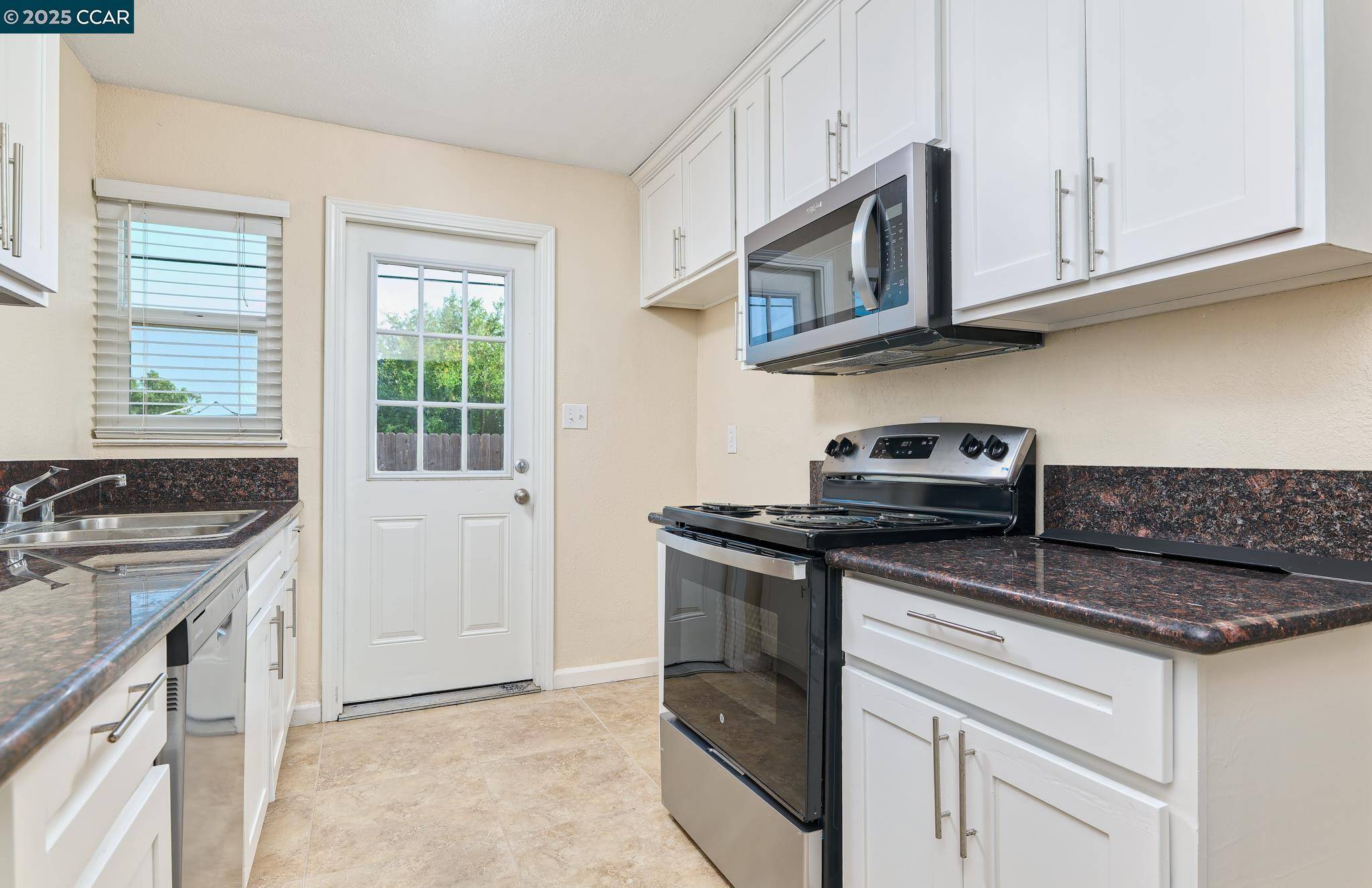 Sacramento, CA 95823,5625 48Th Ave