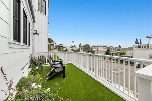 Hermosa Beach, CA 90254,2406 Silverstrand AVE