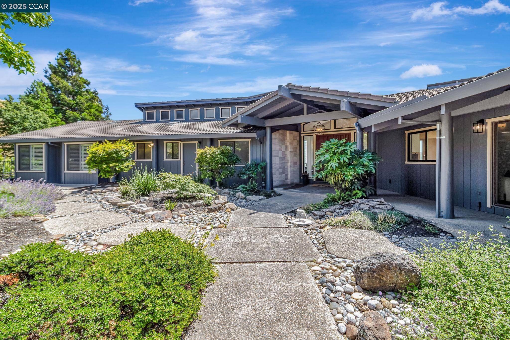1960 Joseph Dr, Moraga, CA 94556