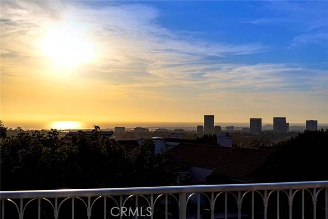 11 Montpellier 22, Newport Beach, CA 92660