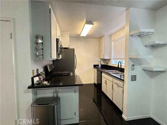 Panorama City, CA 91402,9336 Van Nuys BLD 35