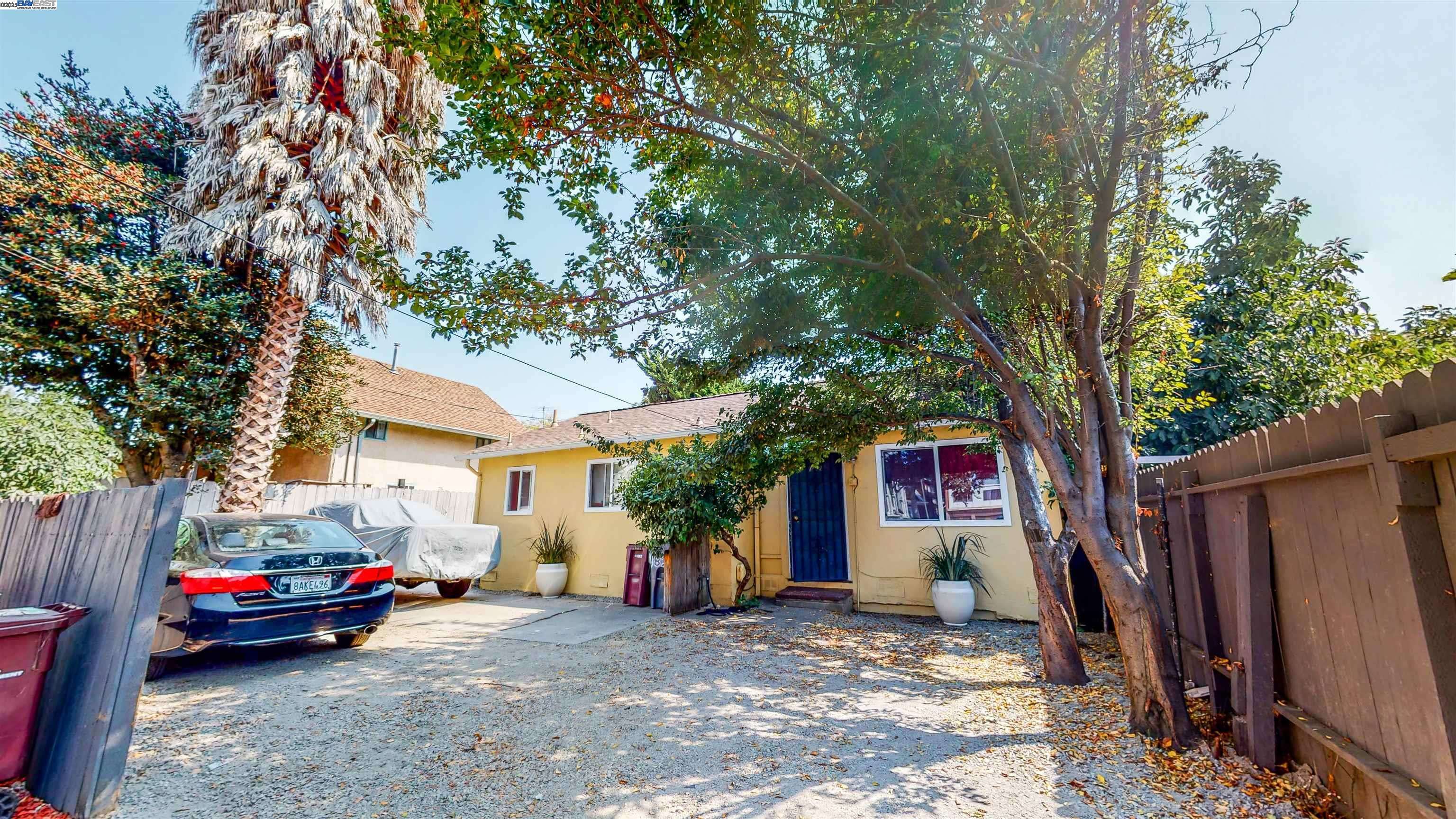 Oakland, CA 94601,1832 Fruitvale Ave