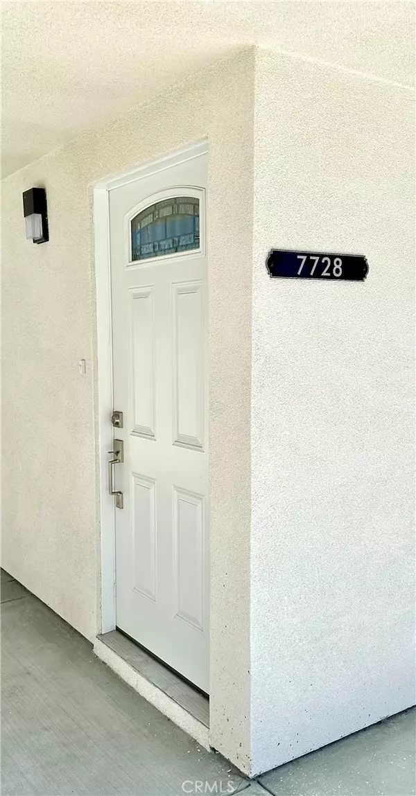 7728 Laurel Canyon Blvd, North Hollywood, CA 91605