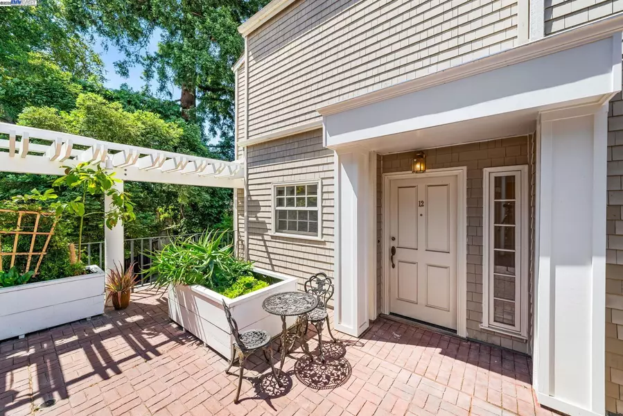 1555 Cherry St 12, San Carlos, CA 94070