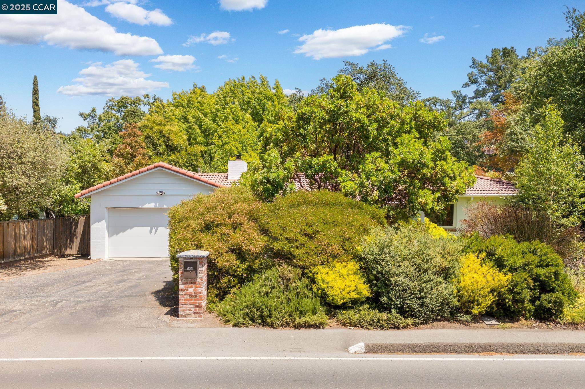 1080 Homestead Ave, Walnut Creek, CA 94598