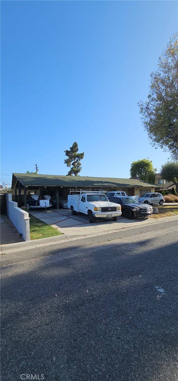 Compton, CA 90221,808 E Clemmer DR
