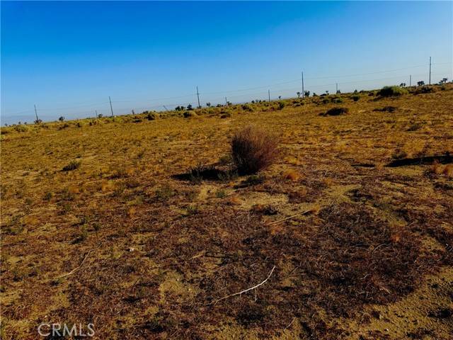 82 STW VIC AVE E # J2, Lancaster, CA 93535