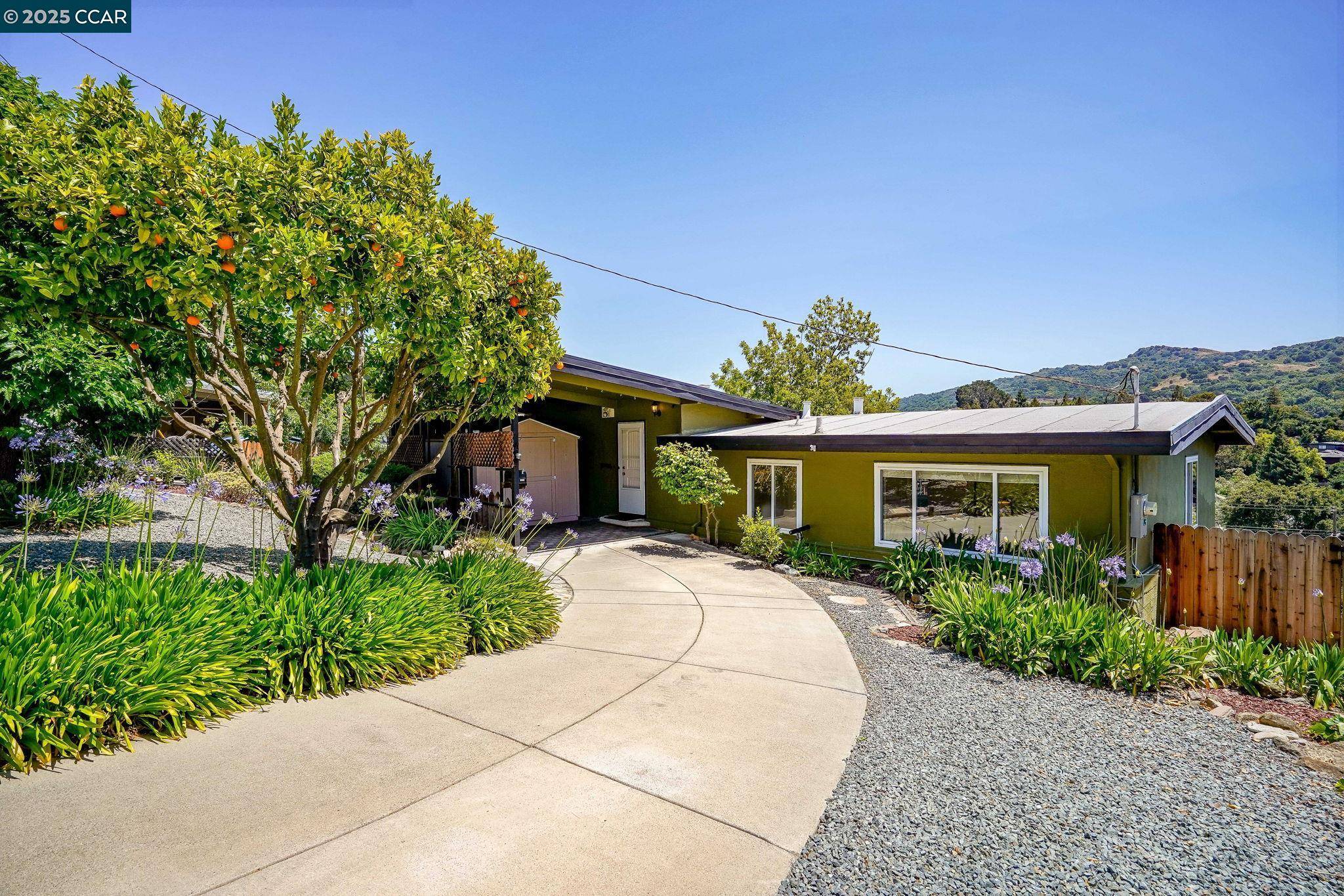 2835 Stephen Dr, Richmond, CA 94803-2321