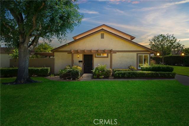 341 Carriage DR 51-A, Santa Ana, CA 92707