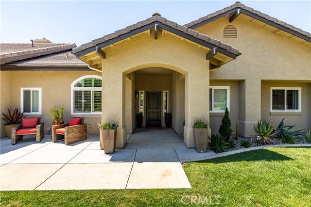 Paso Robles, CA 93446,1613 Via Flora