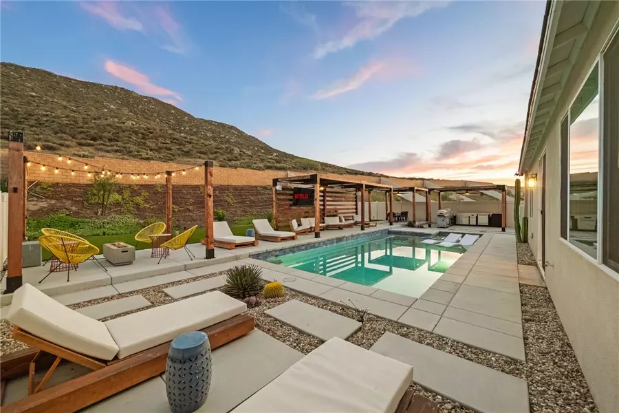 32157 Prairie Crossing DR, Winchester, CA 92596