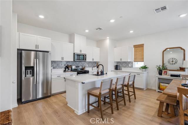 1060 Kendale WAY, Vista, CA 92081