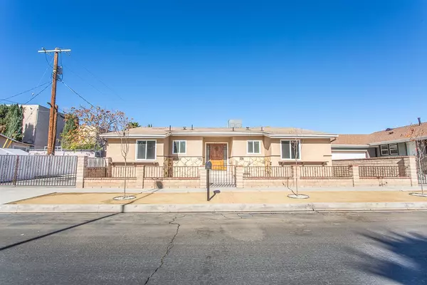 Canoga Park, CA 91303,21511 Bassett ST