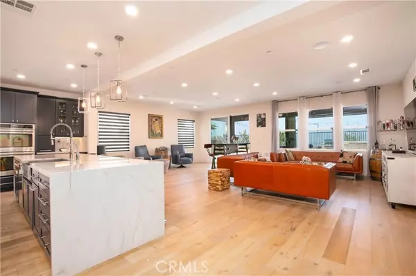 Saugus, CA 91350,19680 Griffith DR