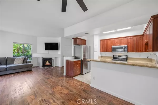 4822 Tiara DR 104, Huntington Beach, CA 92649