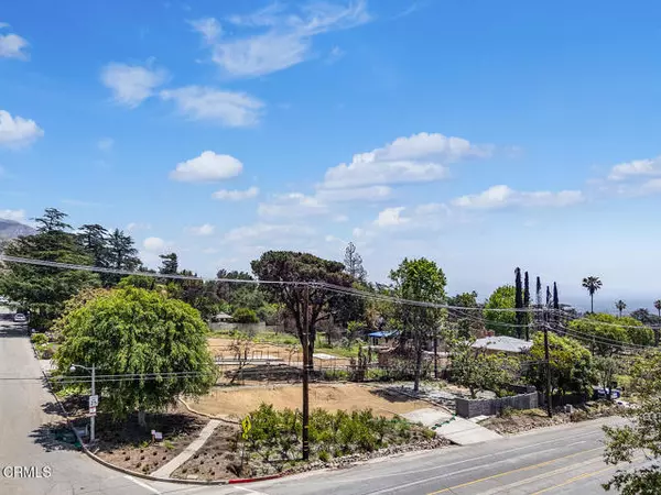 Altadena, CA 91001,900 E Mount Curve Ave