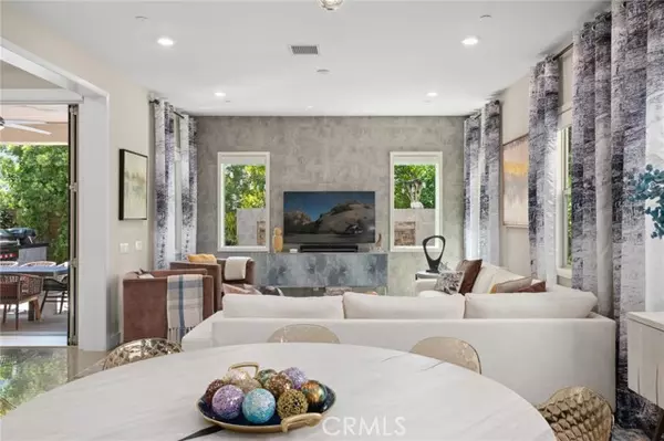 Irvine, CA 92618,131 Spiral