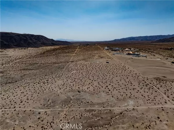 Joshua Tree, CA 92252,1142 Fran Lou LN