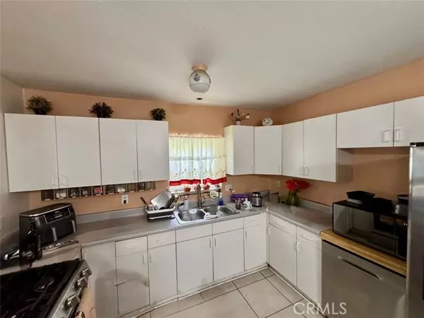 Los Angeles, CA 90065,4126 Toland WAY