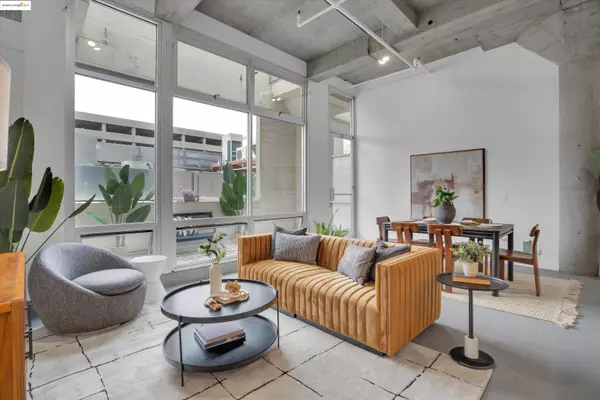 Oakland, CA 94607,255 3Rd St 208