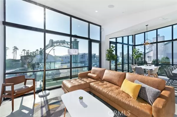 500 E Balboa BLD, Newport Beach, CA 92661