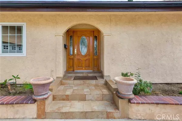 Sun Valley, CA 91352,10165 Sully DR