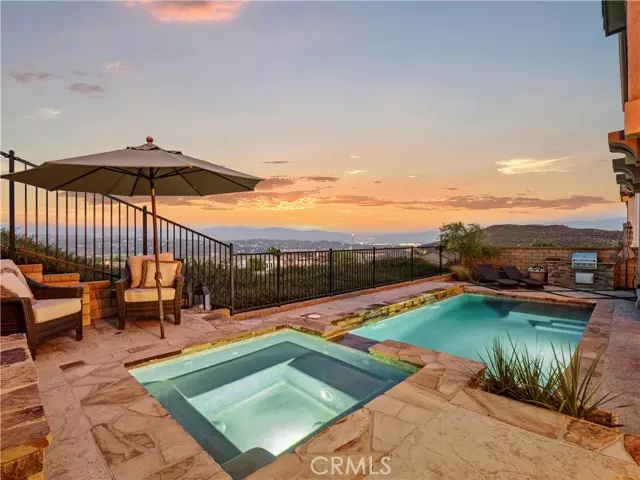 Valencia, CA 91354,28826 N West Hills DR