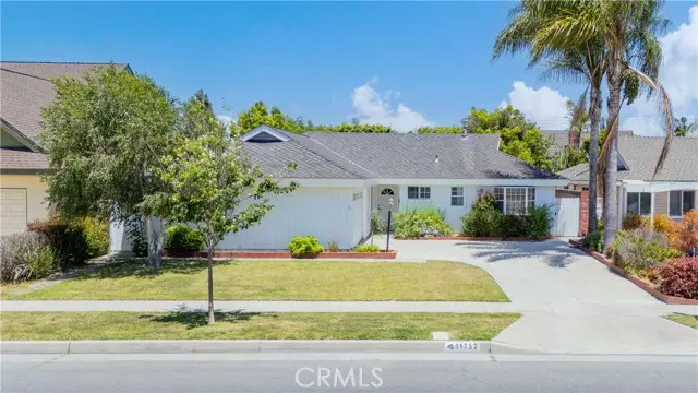 11752 Pine ST, Los Alamitos, CA 90720