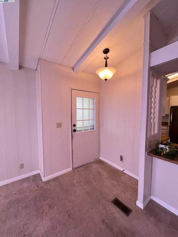 Hayward, CA 94545,27936 Pueblo Calle