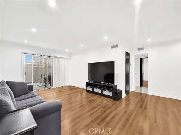 Valencia, CA 91355,24431 Trevino DR V1