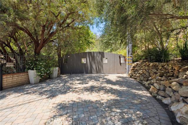 Calabasas, CA 91302,24311 Sylvan Glen RD
