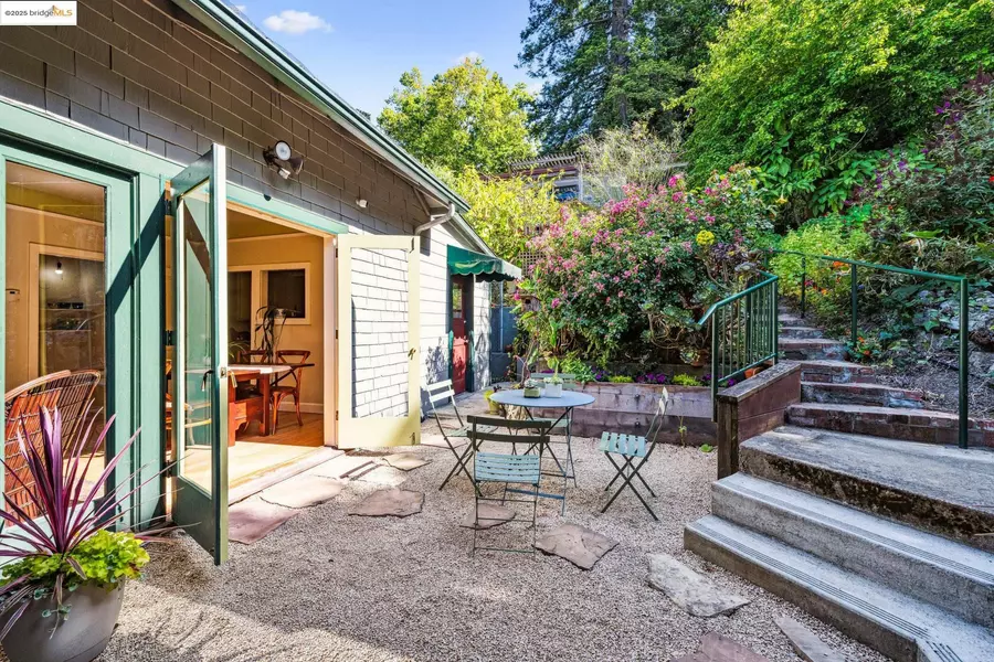 233 Arizona, Richmond, CA 94801-4019