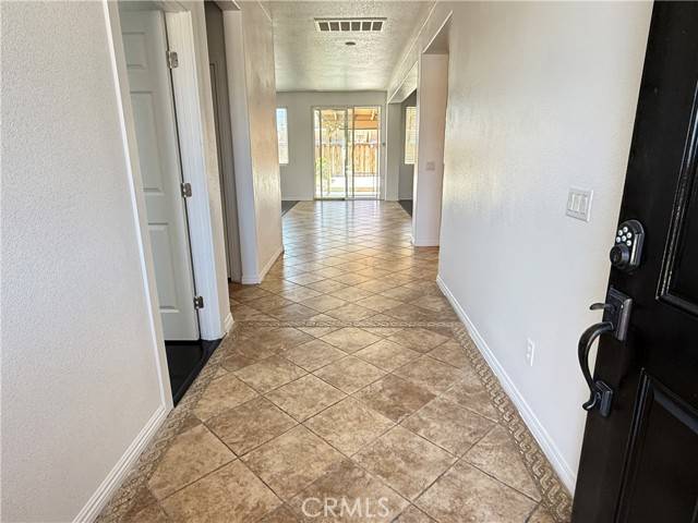 Hesperia, CA 92344,9093 Seal Beach DR