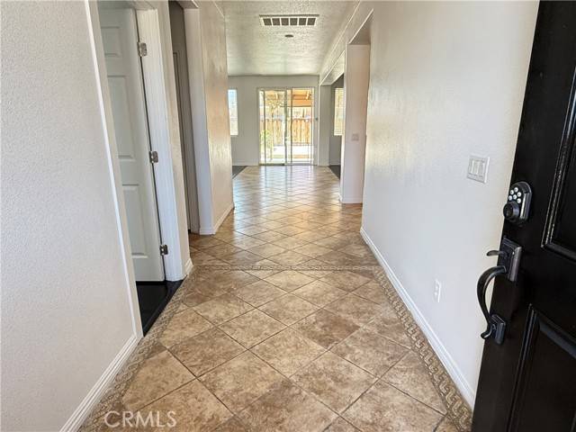 Hesperia, CA 92344,9093 Seal Beach DR