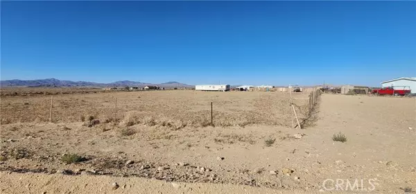 Lucerne Valley, CA 92356,32435 Lake ST