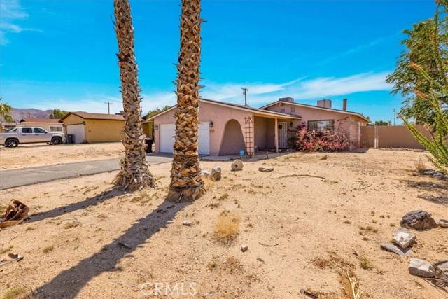 Twentynine Palms, CA 92277,5616 Cahuilla AVE