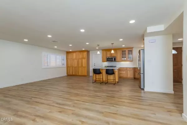 Ventura, CA 93004,901 Decatur AVE