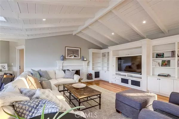 Corona Del Mar, CA 92625,407 Mendoza TER